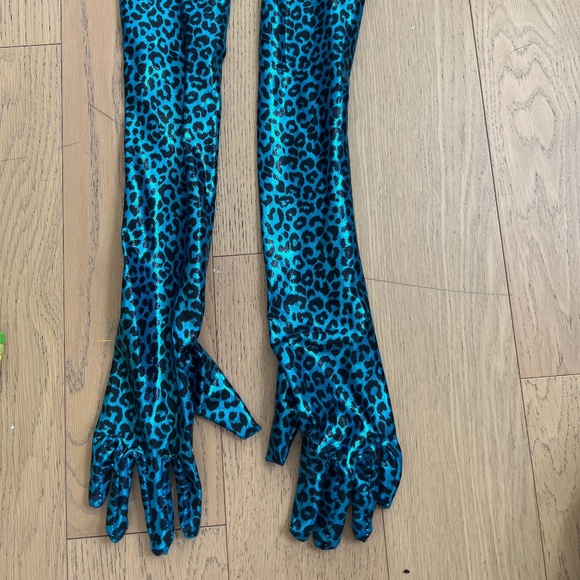 Opera gloved - Picture 1 of 2